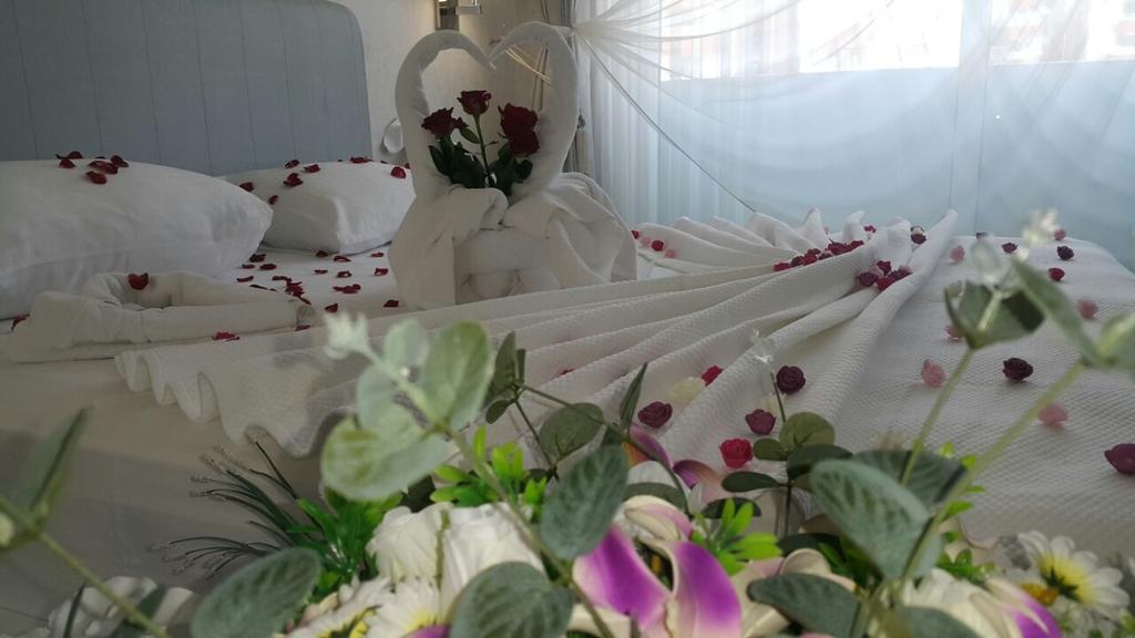 White Line Boutique Hotel エラズー エクステリア 写真